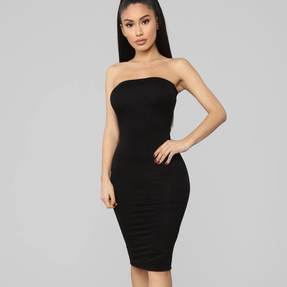 FASHION NOVA “ANNA DRESS” - SIZE M